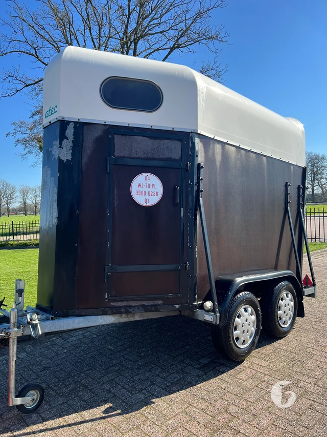 ATEC PK16 1,5-paards paardentrailer