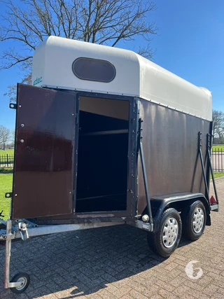 ATEC PK16 1,5-paards paardentrailer Foto 3