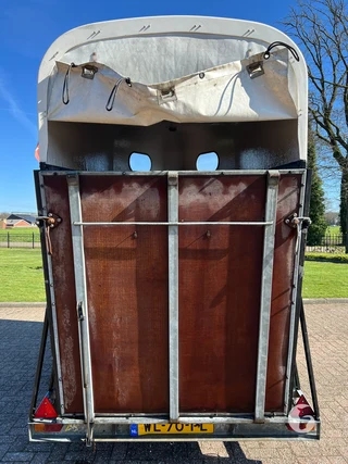 ATEC PK16 1,5-paards paardentrailer Foto 6
