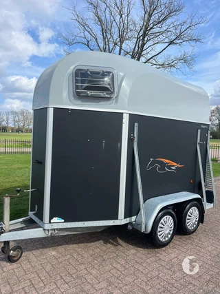 SARIS PTS 1,5-paards paardentrailer Photo 4