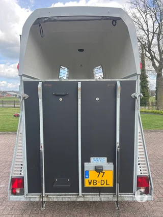 SARIS PTS 1,5-paards paardentrailer Photo 6