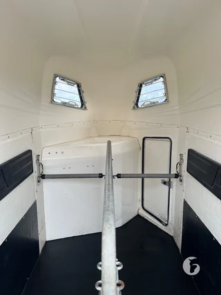 ANSSEMS PTH 2000-EXCELENTE 2-paards paardentrailer Foto 9