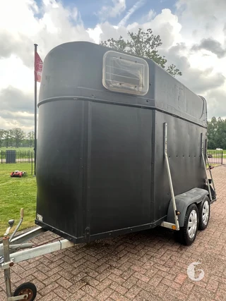 2-paards paardentrailer