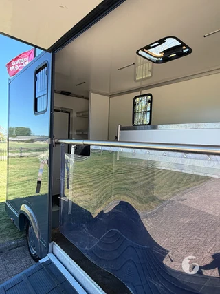 RENAULT MASTER 2-paards paardenwagen Photo 11