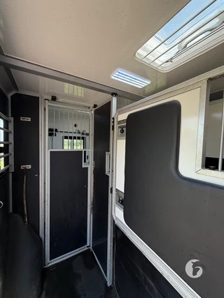 STX MASTER HORSEBOX 2-paards paardenwagen Photo 8
