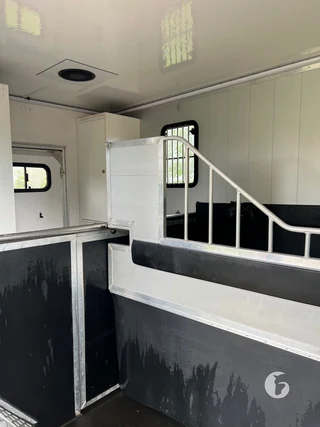 RENAULT MASTER 2-paards paardenwagen Photo 9