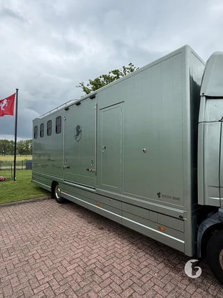 VOLVO FL612-42R-11T 2-paards paardenvrachtwagen Photo 4