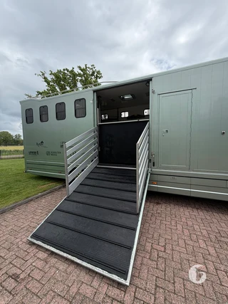 VOLVO FL612-42R-11T 2-paards paardenvrachtwagen Photo 6