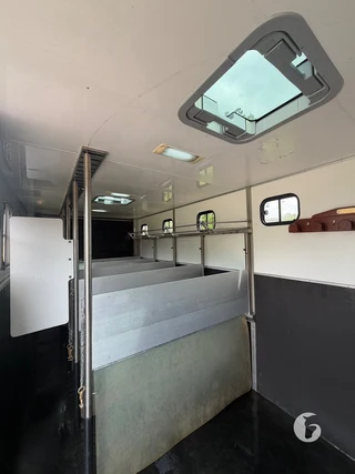 VOLVO FL612-42R-11T 2-paards paardenvrachtwagen Photo 11
