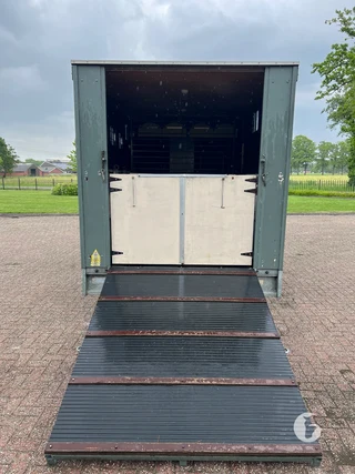 SARIS P30B 2-paards paardentrailer Foto 7