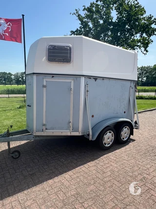 BLOMERT T2 2-paards paardentrailer