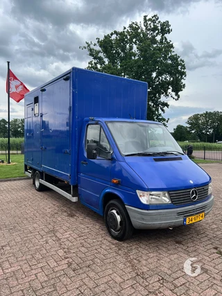 Mercedes-Benz 410 D 2-paards paardenwagen Foto 4