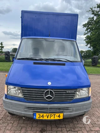 Mercedes-Benz 410 D 2-paards paardenwagen Foto 3
