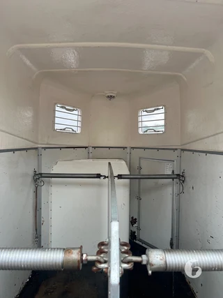 BLOMERT T2 2-paards paardentrailer Photo 9