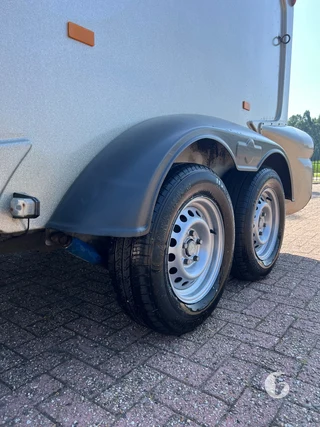 HUMBAUR PEGASUS VOLLPOLY 2400KG 2-paards paardentrailer Photo 11
