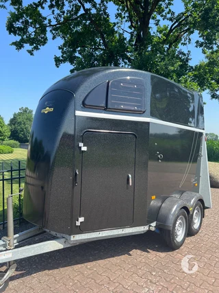 HUMBAUR ZEPHIR AERO 2-paards paardentrailer