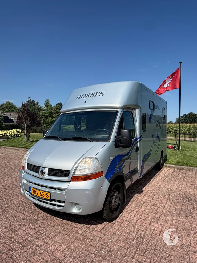 RENAULT MASTER 2-paards paardenwagen