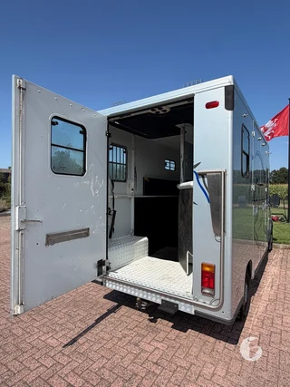 RENAULT MASTER 2-paards paardenwagen Foto 11