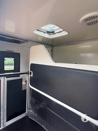HVM MASTER HORSEBOX 2-paards paardenwagen Photo 8