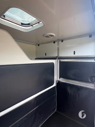 HVM MASTER HORSEBOX 2-paards paardenwagen Photo 9