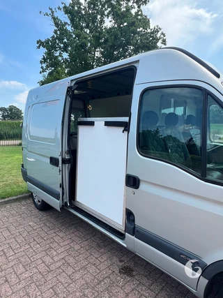 RENAULT MASTER T 35 L2/H2 2.5 DCI 107 KW E4 FAP 2-paards paardenwagen Foto 6