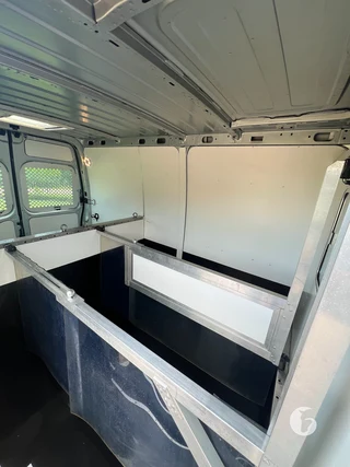 RENAULT MASTER T 35 L2/H2 2.5 DCI 107 KW E4 FAP 2-paards paardenwagen Foto 8