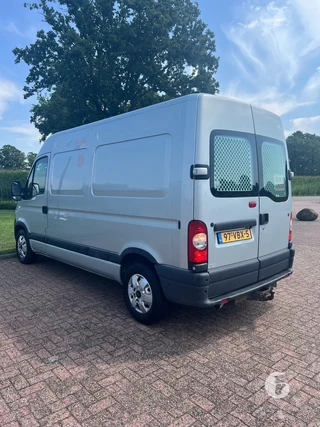 RENAULT MASTER T 35 L2/H2 2.5 DCI 107 KW E4 FAP 2-paards paardenwagen Foto 10