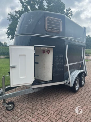 BLOMERT T2 2-paards paardentrailer Foto 4