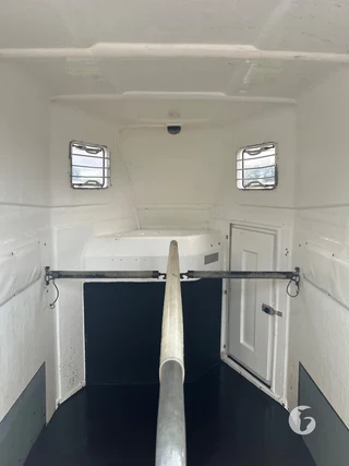 BLOMERT T2 2-paards paardentrailer Foto 10