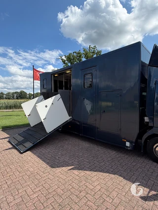 VOLVO FL608-42R-8.6T 2-paards paardenvrachtwagen Photo 7