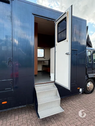 VOLVO FL608-42R-8.6T 2-paards paardenvrachtwagen Photo 9