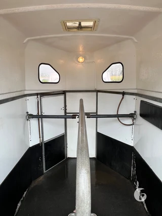 WEIJER W2000F 2-paards paardentrailer Foto 8