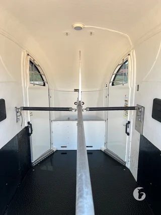 Bücker N/A 2-paards paardentrailer Photo 9