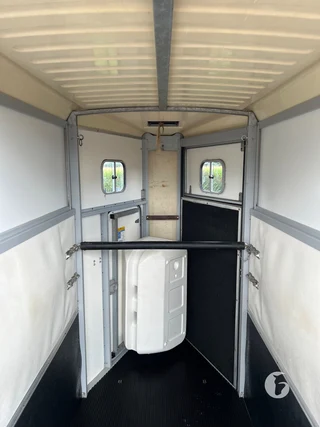 Ifor Williams 1,5-paards paardentrailer Photo 9