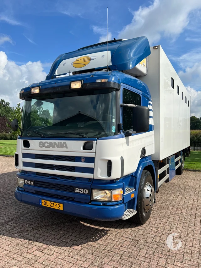 SCANIA P 94 DB 4X2 NB 230 2-paards paardenvrachtwagen