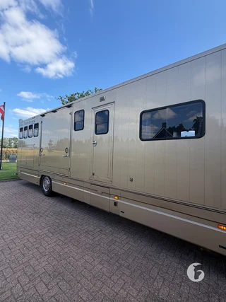 MAN 19.332 UL/LL 2-paards paardenvrachtwagen Foto 5