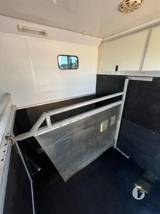 RENAULT MASTER 2-paards paardenwagen Photo 8