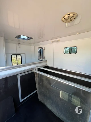 RENAULT MASTER 2-paards paardenwagen Photo 9