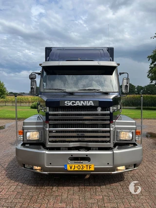 BEERS SCANIA T3M 6X2 AL 75178 2-paards paardenvrachtwagen Foto 3