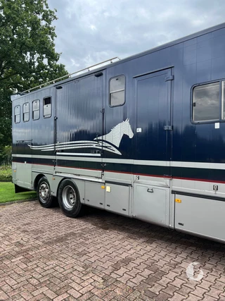 BEERS SCANIA T3M 6X2 AL 75178 2-paards paardenvrachtwagen Foto 5