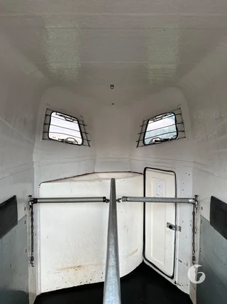 HOTRARIJS VT 2-paards paardentrailer Photo 9