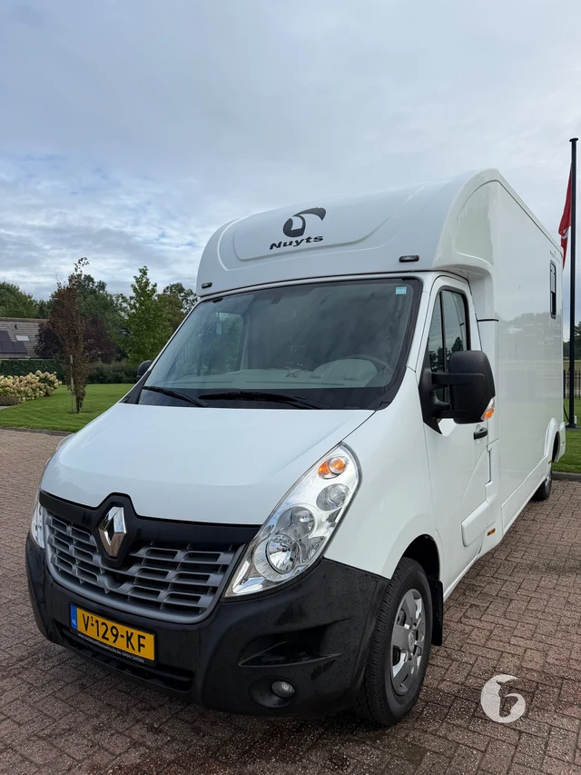 RENAULT MASTER 2-paards paardenwagen