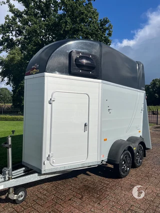 HUMBAUR SINGLE 2015 1,5-paards paardentrailer