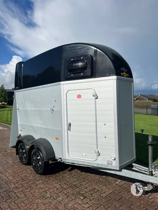 HUMBAUR SINGLE 2015 1,5-paards paardentrailer foto 4