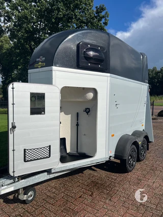 HUMBAUR SINGLE 2015 1,5-paards paardentrailer foto 3