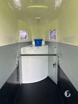 HUMBAUR SINGLE 2015 1,5-paards paardentrailer foto 9