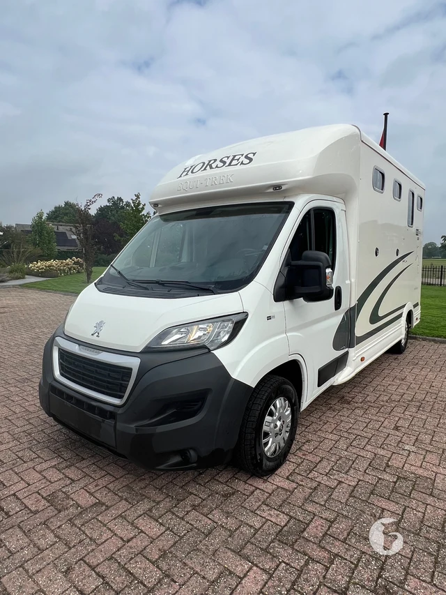 Peugot Equitrek 2-paards paardenwagen