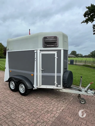 HUMBAUR HP2003 1,5-paards paardentrailer