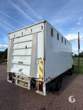 Mercedes-Benz 814 2-paards paardenvrachtwagen Photo 6