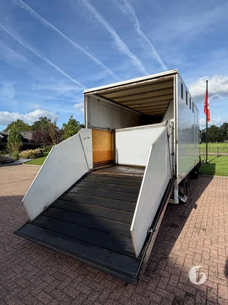 Mercedes-Benz 814 2-paards paardenvrachtwagen Photo 9